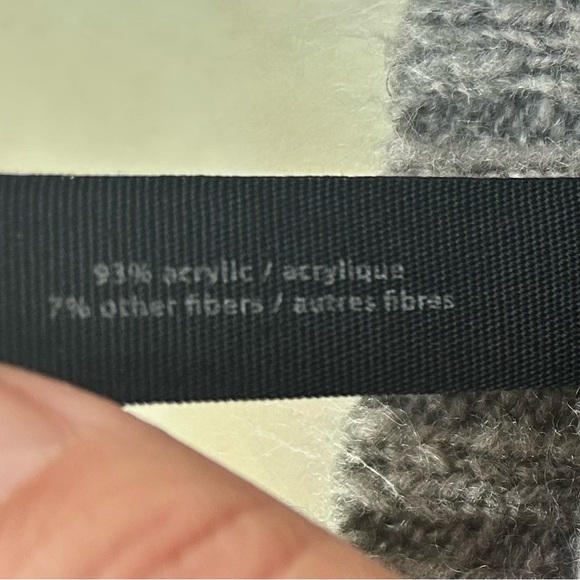 Aeropostale Women’s Sweater - Picture 10 of 16